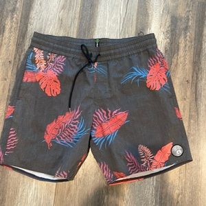 Volcom  LIKE NEW elastic waist board shorts (33-35 waist)